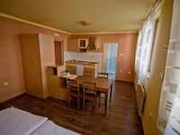 Apartma3_dnevna1-spotlisting
