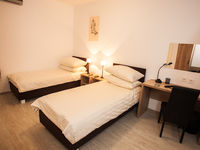 Room_1_seperate_beds-spotlisting